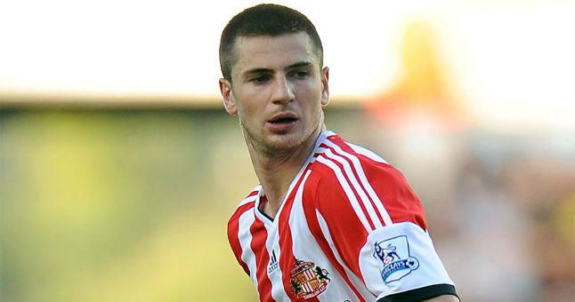 El Betis negocia por el central galo Valentin Roberge