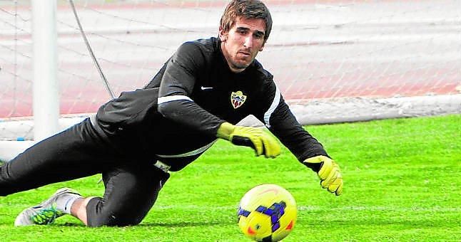 Julián Cuesta: "Debuté en Primera con el Sevilla y me gustaría volver"