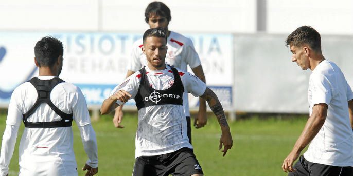 Cicinho viaja a Soria para pasar reconocimiento médico con el Numancia