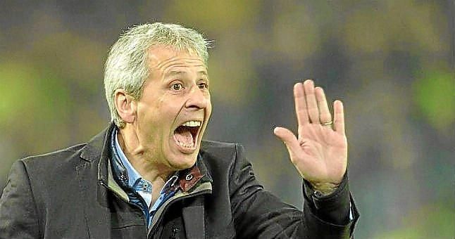 Favre cede el favoritismo al Sevilla y dice que deben ser "pacientes"