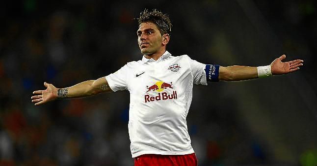 Jonathan Soriano, nombrado mejor futbolista de la Liga Austríaca