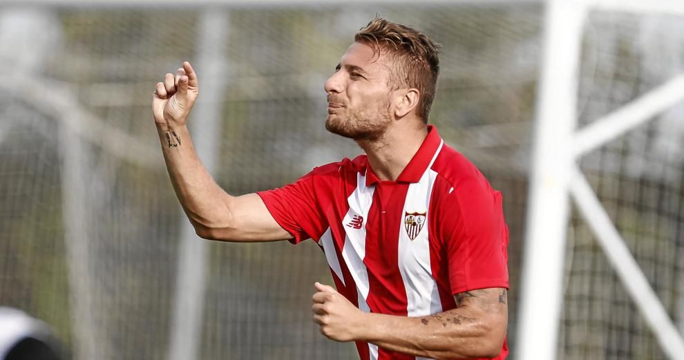Emery abre el entrenamiento del Sevilla a los aficionados