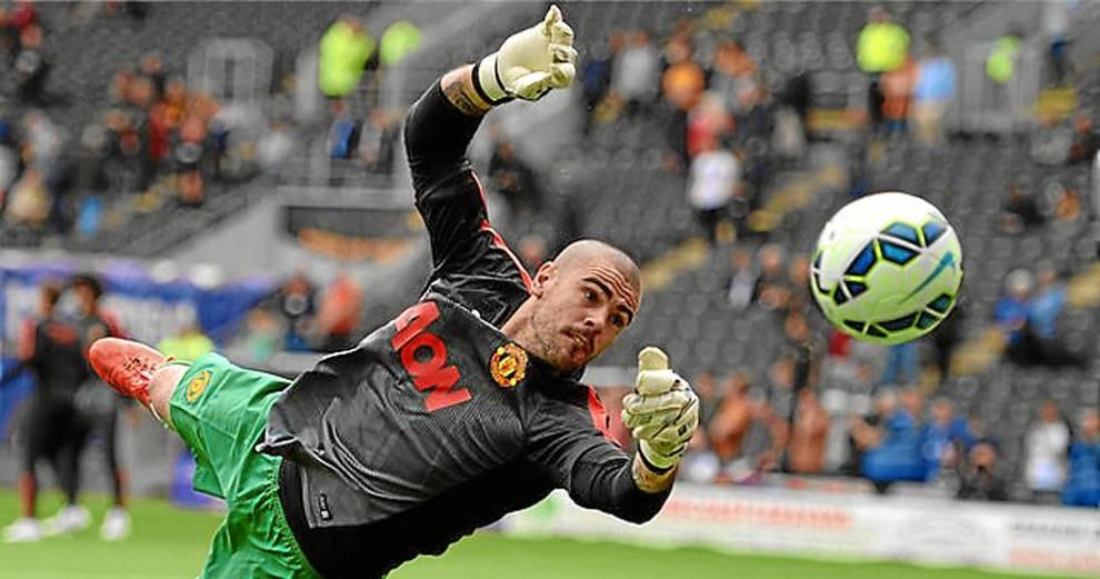 Víctor Valdés apunta a la Bundesliga