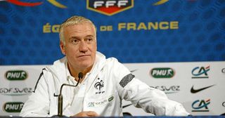 Deschamps dirá el 12 de mayo si lleva a Benzema a la Eurocopa