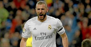Benzema carga contra Deschamps por dejarse influir