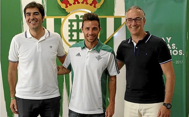 Rubén Castro renueva hasta 2019