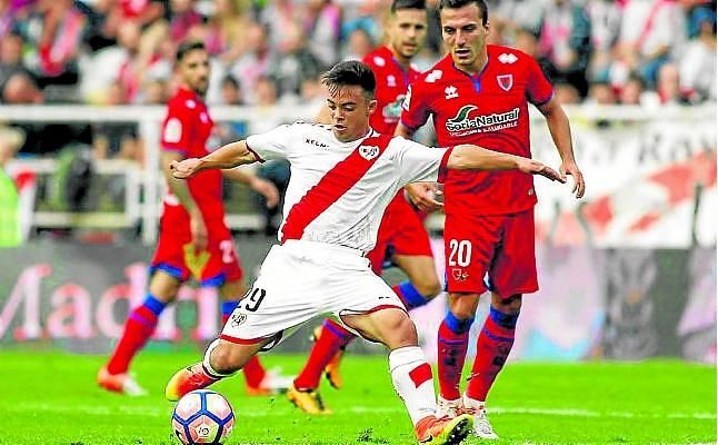 El Sevilla sigue de cerca al joven rayista Fran Beltrán