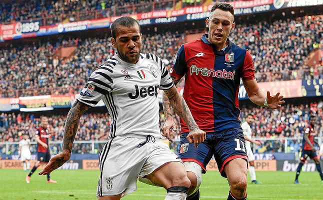 Dani Alves se fractura el peroné de la pierna izquierda