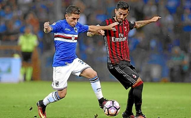 Lucas Torreira, a tiro del Sevilla