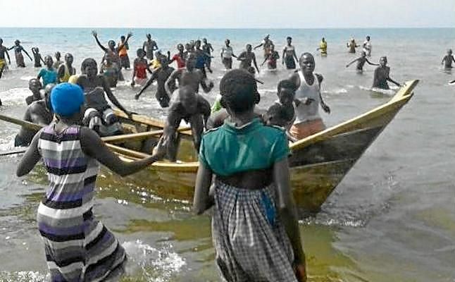 Trágico naufragio en Uganda