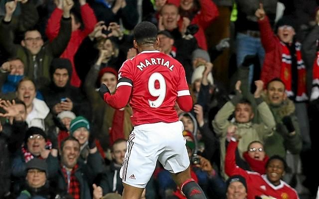 "Le sugiero a Martial que salga cedido"