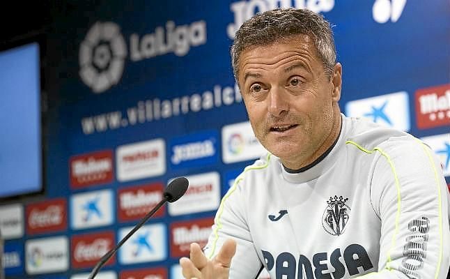 Escribá: "El Sánchez Pizjuán aprieta mucho a jugadores y árbitros"