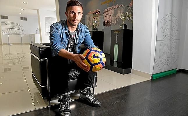 Tosca, rendido al Villamarín: "Mi debut fue muy emocionante"