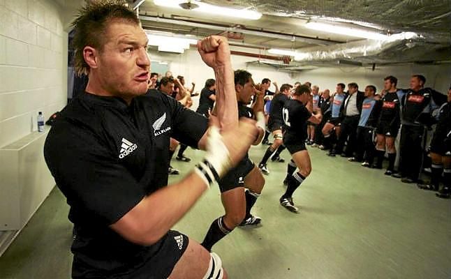 El All Blacks Ali Williams, despedido por posesión de cocaína
