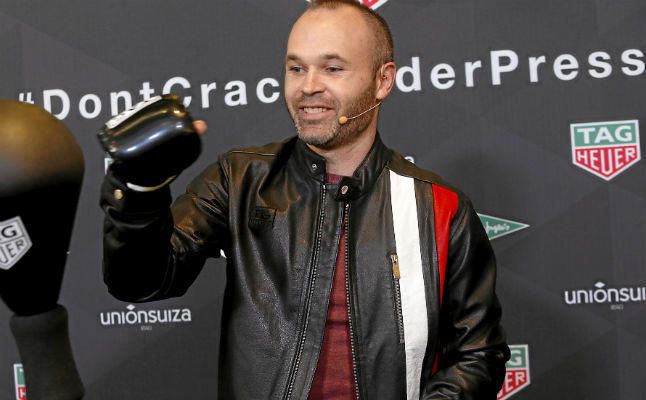 La millonaria oferta a la que da largas Iniesta