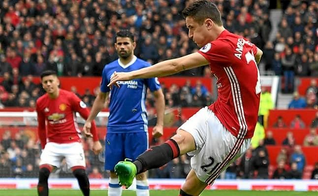 Ander Herrera reanima la Premier