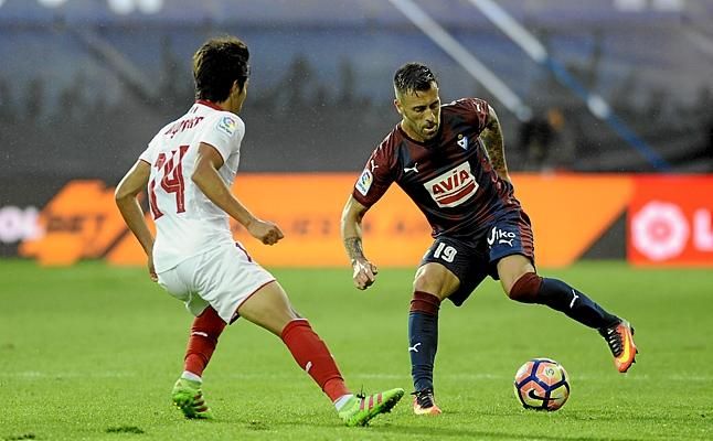 Luna: "Es cierto que hay contactos con el Sevilla"