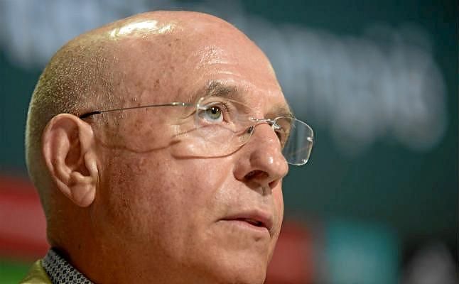 Serra hará "inventario" antes de decidir si trae más colaboradores