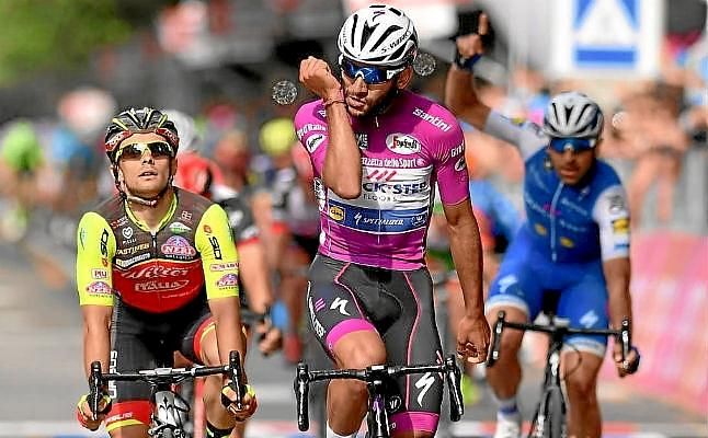 Gaviria confirma su reinado al esprint y Dumoulin sigue de rosa