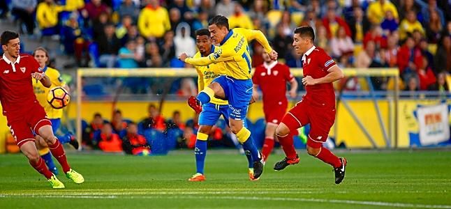 Roque Mesa, muy lejos del Betis, sigue en la agenda del Sevilla