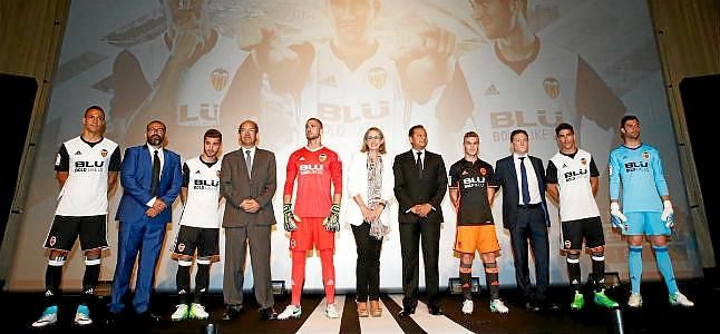 El Valencia presenta su nueva camiseta