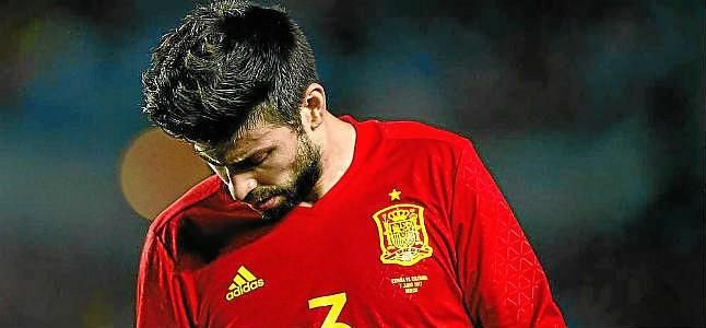 Piqué: "Los medios hacéis que la gente vuelva a silbar"