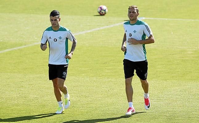 Álex Martínez, cerca de vestir de rojiblanco