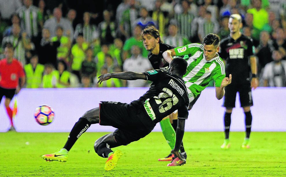 El Betis se descarga de mucho peso