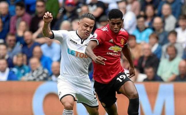 Roque Mesa sufre una dura goleada en su debut en la Premier
