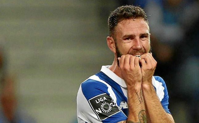 El Sevilla intentó el fichaje de Layún, molesto con el Oporto por no dejarle salir