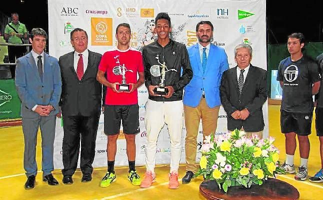 Auger-Aliassime crece en Sevilla