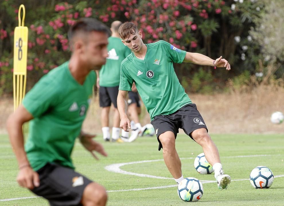 Fabián se entrena en el gimnasio, Durmisi, con el grupo