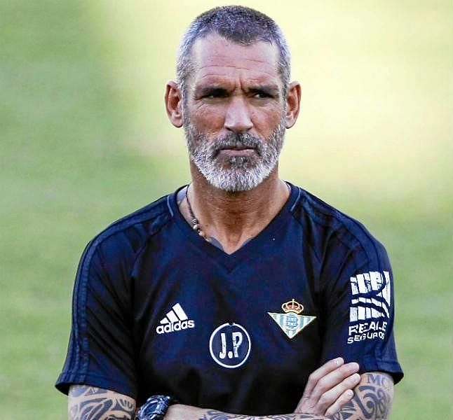 "Si el portero no colabora, la salida de balón resulta un poco más compleja"