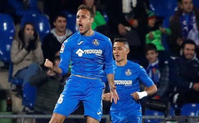 Cala, con pie y medio en China