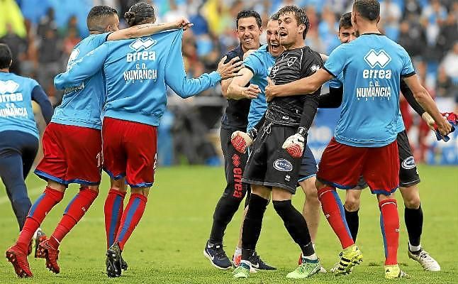 Aitor Fernández, otra alternativa a la salida de Adán