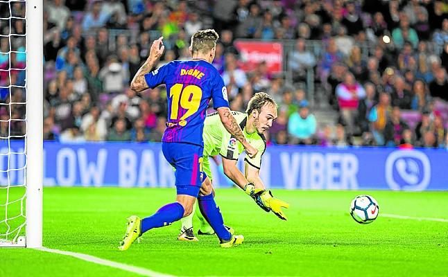 Dmitrovic reconoce el interés de Sevilla