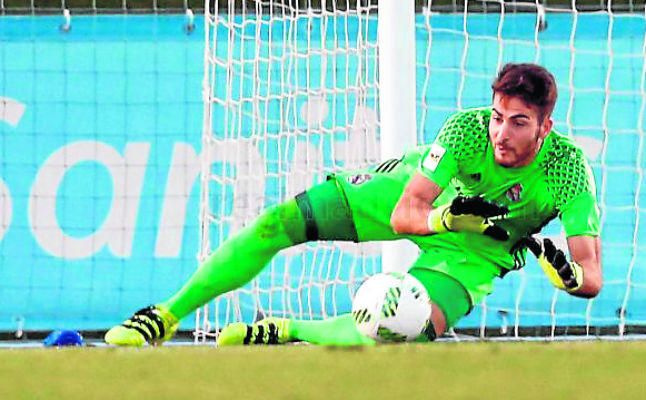 Carlos Abad, la tercera vía para la portería del Betis