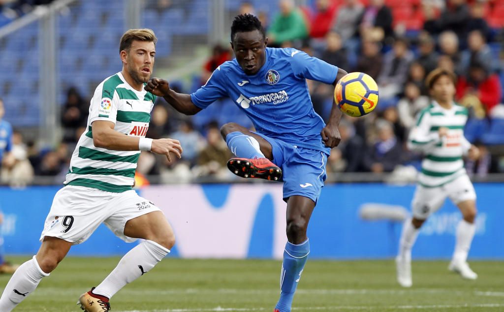 El Leicester vuelve a la carga por Djené