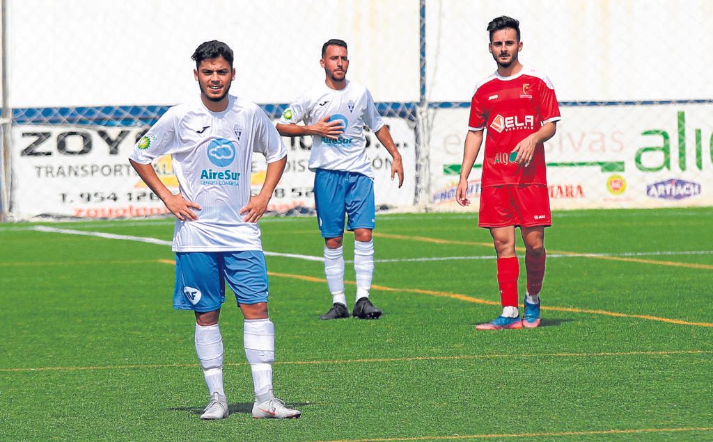 En el fútbol amateur, el rival está arriba y no enfrente