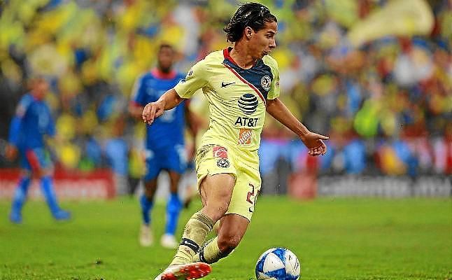 Diego Lainez, en el punto de mira del Betis