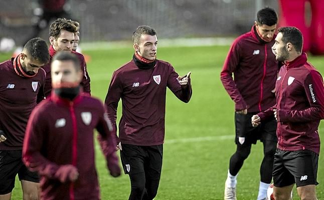 El 'cachorro' Iñigo Vicente, novedad en la convocatoria de Garitano
