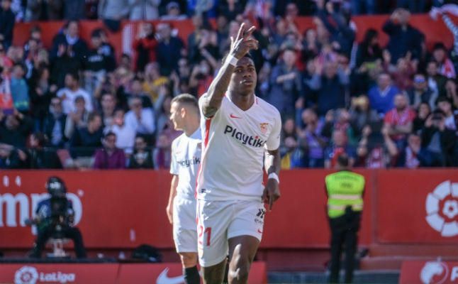 Promes: "Doy las gracias a la afición, trabajo bien y la gente me anima"