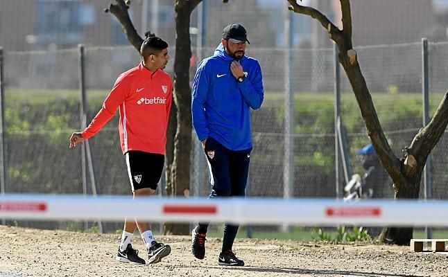 Machín: "¿Banega pivote? Si tuviésemos centrales virtuosos con el balón..."