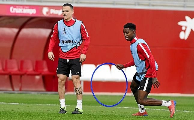 Promes y Cillessen, en elenco de 30 jugadores facilitado por Koeman