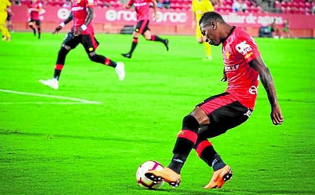 El Betis sigue la pista de Estupiñán