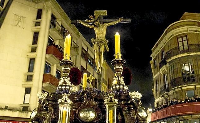 El Consistorio y los empresarios pactan "excepciones" para el tránsito de los pasos y el cierre de la Madrugada