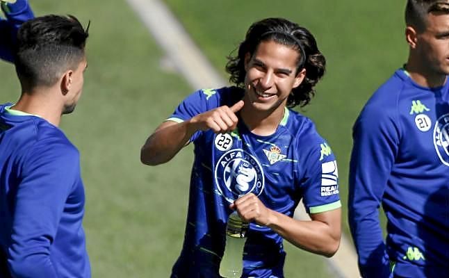Lo que interesa a Diego Lainez, al Betis y a Setién