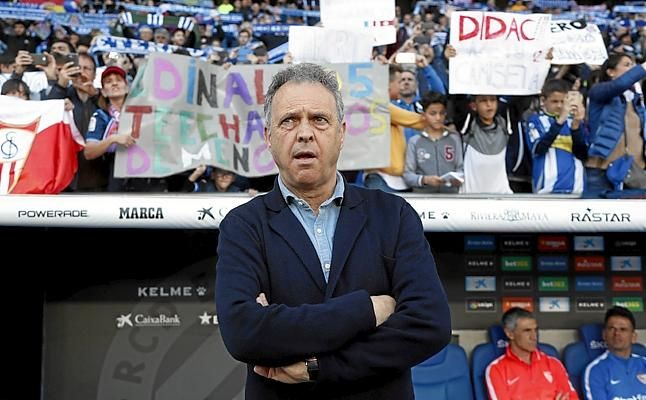 La grada renueva a Caparrós