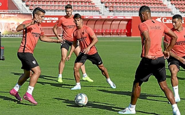 Trabajo táctico en la primera sesión del día para el Sevilla