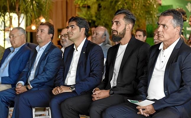 La afición no es tan optimista como Haro con la planificación